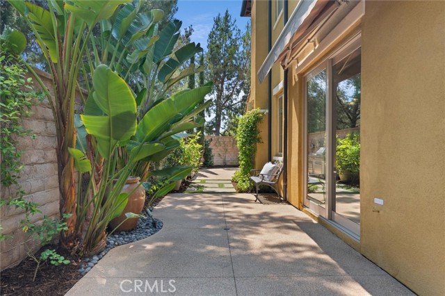 2 Lowland, Irvine CA: https://media.crmls.org/medias/323039fc-b425-49a6-a494-526353d37cd5.jpg