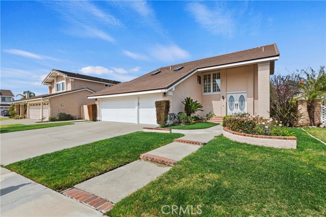 Image 2 for 18207 Leaf Circle, Huntington Beach, CA 92648