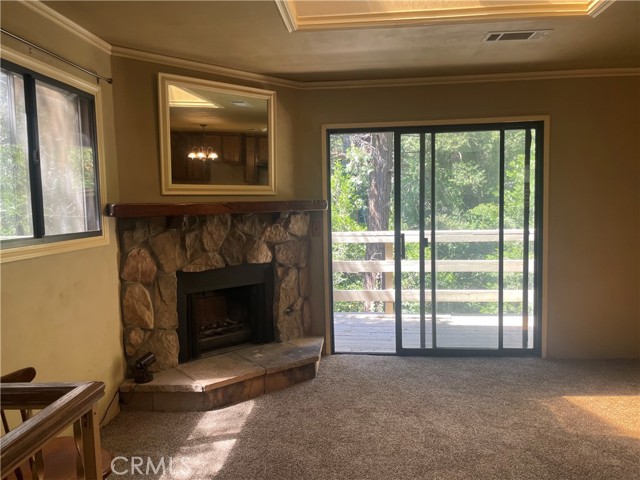652 Knoll Drive, Crestline CA: https://media.crmls.org/medias/32316d59-0621-4f0c-a228-4c3b37131217.jpg