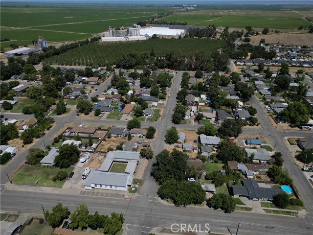 454 F St, Biggs CA: https://media.crmls.org/medias/3231ce57-900b-4341-9396-a0e8d52d30e6.jpg