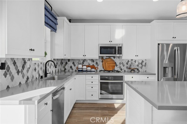 Detail Gallery Image 25 of 75 For 11932 Stonefield Dr, Corona,  CA 92883 - 4 Beds | 2/1 Baths