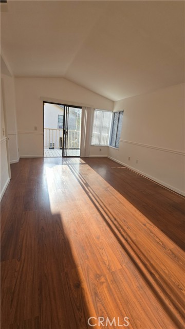 Detail Gallery Image 14 of 35 For 10387 Crossing Green Cir, Moreno Valley,  CA 92557 - 4 Beds | 2/1 Baths