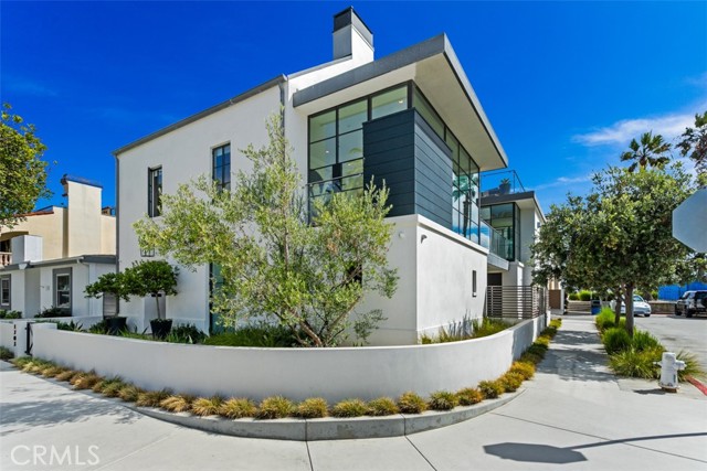 1703 E Ocean Boulevard, Newport Beach CA: https://media.crmls.org/medias/3233fcbc-db94-413e-a976-b2a41eba6e40.jpg