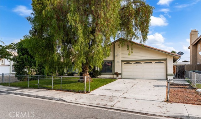 24620 Mantee Place, Moreno Valley CA: https://media.crmls.org/medias/323442d6-c971-4242-850a-280e0102c9c4.jpg