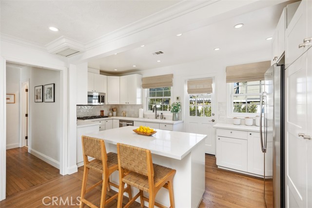 Detail Gallery Image 7 of 33 For 222 Lillian Pl, Costa Mesa,  CA 92627 - 3 Beds | 2 Baths