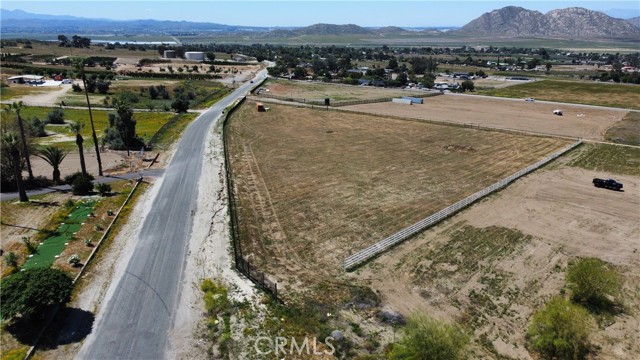 1 Corso Alto Avenue, Nuevo CA: https://media.crmls.org/medias/3234b2a8-feeb-427f-a41f-daf0cd2fe325.jpg