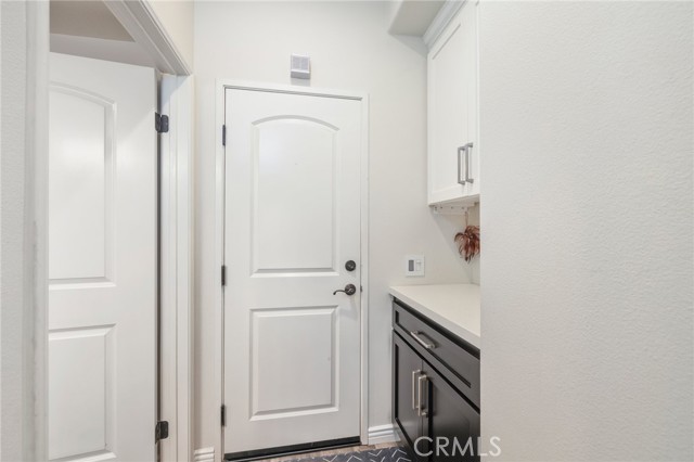 Detail Gallery Image 14 of 39 For 572 S Melrose St, Anaheim,  CA 92805 - 3 Beds | 2/1 Baths