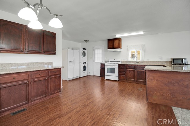 1180 Camino Del Rancho, Hemet CA: https://media.crmls.org/medias/3235ac56-a8b3-47b3-9474-350ad1f42666.jpg