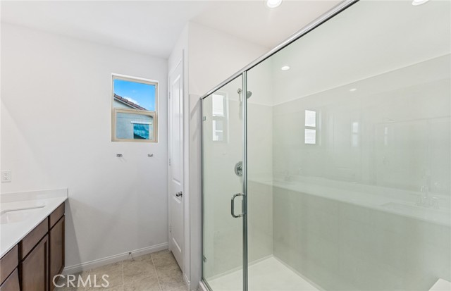 Detail Gallery Image 14 of 43 For 3909 Hudson Ln, Lake Elsinore,  CA 92530 - 6 Beds | 5 Baths
