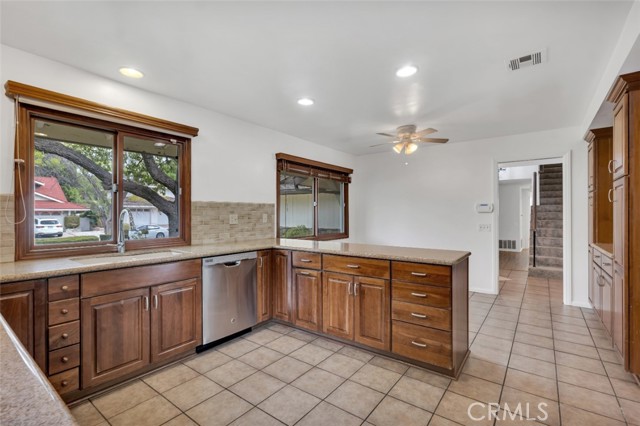 MLS #SR25240601 image #13