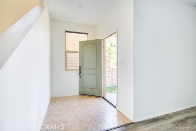 Detail Gallery Image 3 of 42 For 469 Niagara Ct, Corona,  CA 92878 - 4 Beds | 2/1 Baths