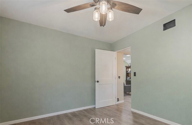 Detail Gallery Image 28 of 46 For 28975 Lotusgarden Dr, Canyon Country,  CA 91387 - 4 Beds | 3 Baths