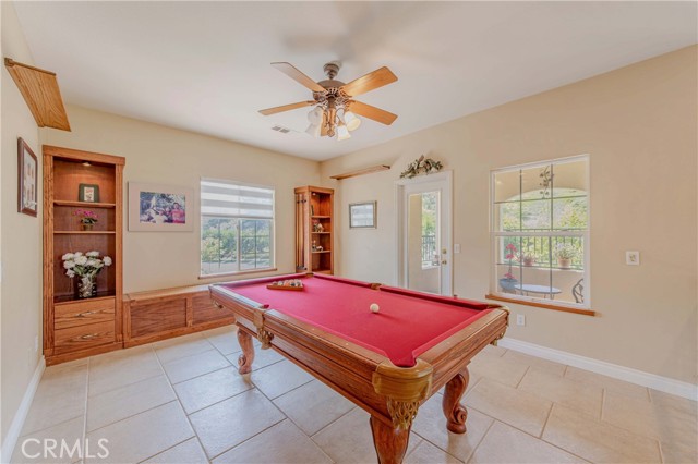 2101 S Sanders Ct, La Habra CA: https://media.crmls.org/medias/3238d8f4-023e-43d3-8223-72eca4318be4.jpg