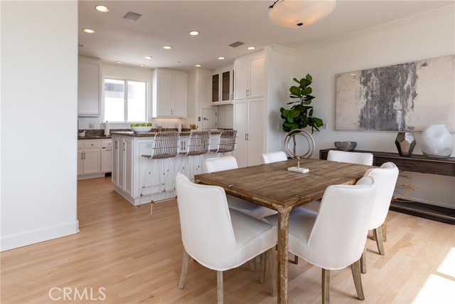 216 1st Street, Manhattan Beach, California 90266, 3 Bedrooms Bedrooms, ,4 BathroomsBathrooms,Residential,Sold,1st,SB21166941