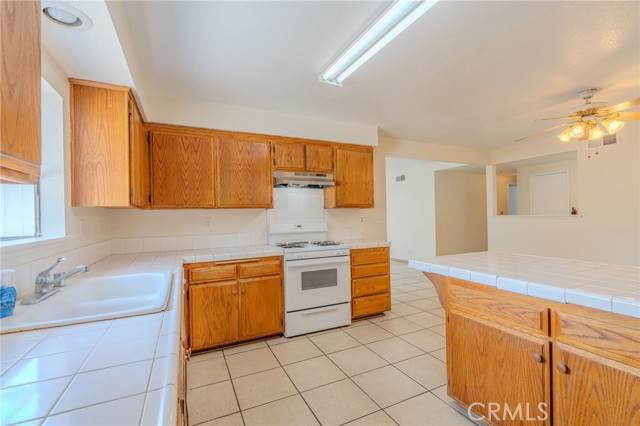 Detail Gallery Image 14 of 63 For 13233 Eastend Ave, Chino,  CA 91710 - 7 Beds | 3 Baths