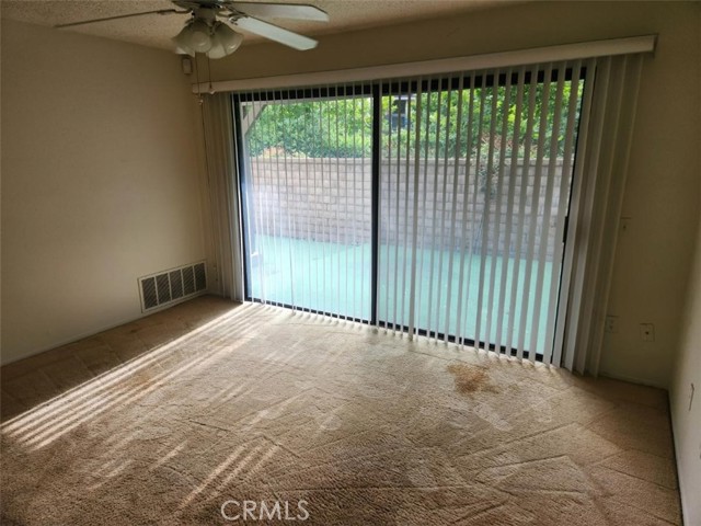 Kitchen dining area