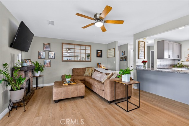 Detail Gallery Image 4 of 34 For 4100 Sierra, Norco,  CA 92860 - 3 Beds | 2 Baths