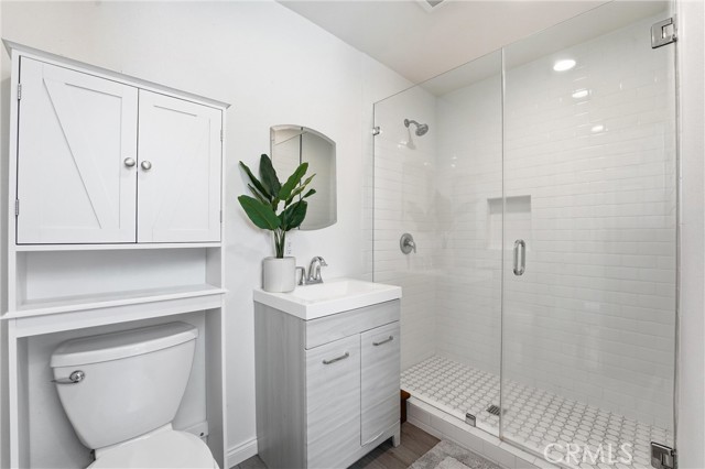 Image 23 of 34 For 713 Sycamore