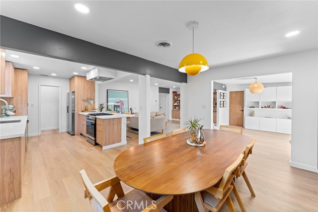 2924 Royal Palm Drive, Costa Mesa CA: https://media.crmls.org/medias/323ae51e-d388-4216-8373-aa1403b3dc3a.jpg
