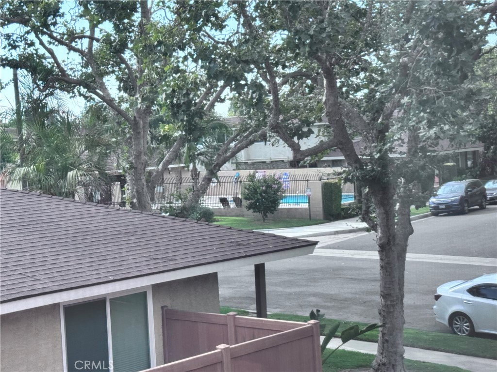 https://media.crmls.org/medias/323ba7f0-7d3c-43eb-aa7f-d32e89fb79d4.jpg?preset=X-Large