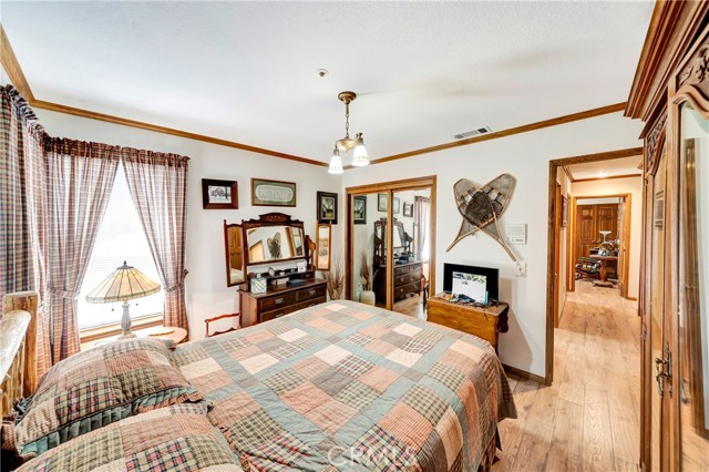 11720 Honeybee Lane, Juniper Hills CA: https://media.crmls.org/medias/323bb0a4-8d4b-4d7a-b127-bf171246c348.jpg