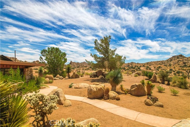 Detail Gallery Image 37 of 75 For 55290 Flying Tigers Road Rd, Pioneertown,  CA 92268 - 4 Beds | 3 Baths