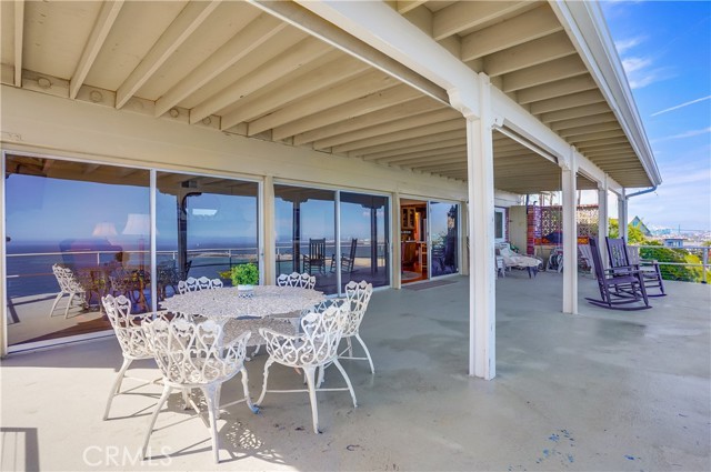 Detail Gallery Image 17 of 72 For 4010 Bluff Pl, San Pedro,  CA 90731 - 4 Beds | 3/1 Baths