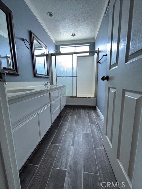 17092 Whispering Brook Way, Riverside CA: https://media.crmls.org/medias/323ca2ac-0e6e-48cb-ba8f-b1b274e9b2b7.jpg