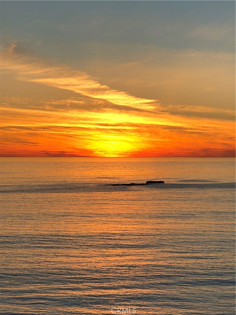 https://media.crmls.org/medias/323cc17d-5c55-4e21-938b-fb5bd1518f17.jpg?preset=X-Large