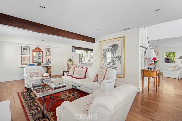 Detail Gallery Image 9 of 28 For 201 E 21st St, Costa Mesa,  CA 92627 - 3 Beds | 2/1 Baths