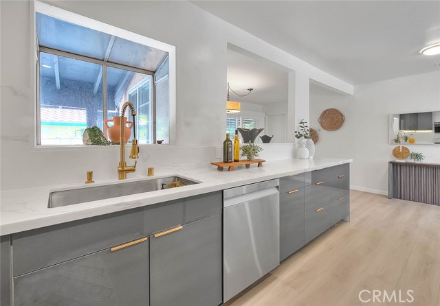 5221 Farago Avenue, Temple City CA: https://media.crmls.org/medias/323d0648-788e-4d60-8e01-7702f93dcb46.jpg
