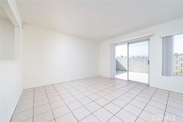 Detail Gallery Image 10 of 31 For 15642 Coventry Ln, Fontana,  CA 92337 - 3 Beds | 2/1 Baths