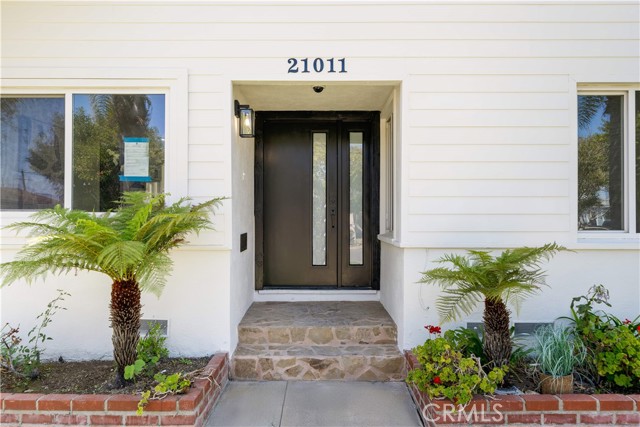 21011 La Salle Avenue, Torrance CA: https://media.crmls.org/medias/323dffe0-dc53-452a-8872-fff2023fddf4.jpg