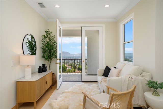 3318 Durham Court, Burbank CA: https://media.crmls.org/medias/323e1b64-21ee-44a4-ba62-dac1eca4d245.jpg