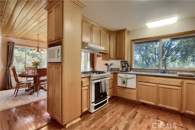 Detail Gallery Image 16 of 57 For 5840 Evergreen, Mariposa,  CA 95338 - 3 Beds | 2 Baths