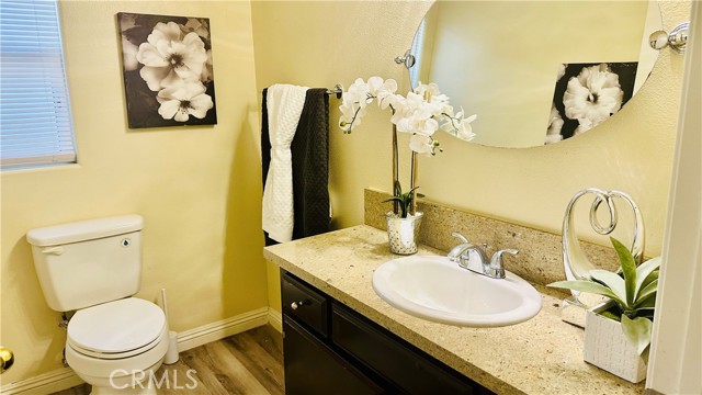 Detail Gallery Image 21 of 45 For 18336 1/2 Keswick St, Reseda,  CA 91335 - 4 Beds | 3/1 Baths