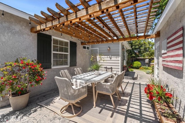 Detail Gallery Image 28 of 37 For 8212 Reading Ave, Los Angeles,  CA 90045 - 3 Beds | 1/1 Baths