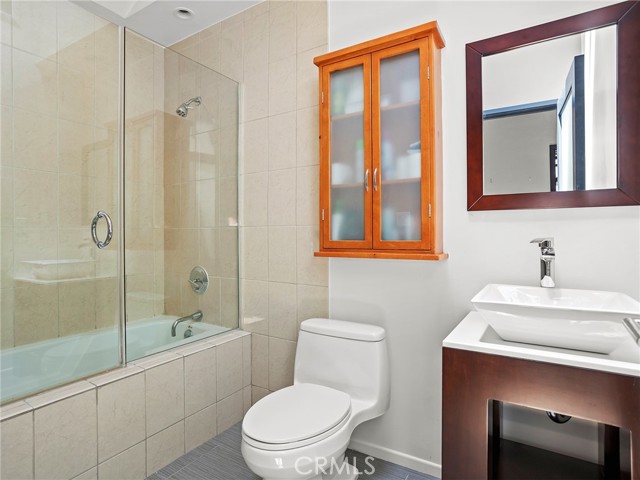 5762 Andasol Avenue, Encino CA: https://media.crmls.org/medias/323ec098-5d5f-4b25-bc2a-77a20d1895e6.jpg