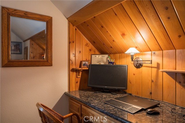 Detail Gallery Image 27 of 35 For 414 Pioneer Rd, Lake Arrowhead,  CA 92352 - 4 Beds | 2 Baths