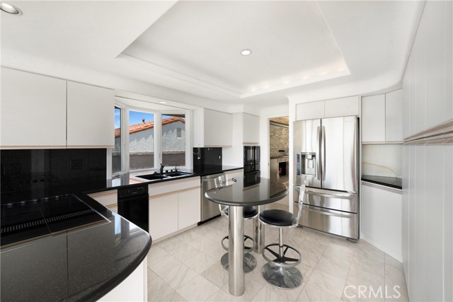 Detail Gallery Image 8 of 24 For 33 Montecito Dr, Corona Del Mar,  CA 92625 - 4 Beds | 2/1 Baths