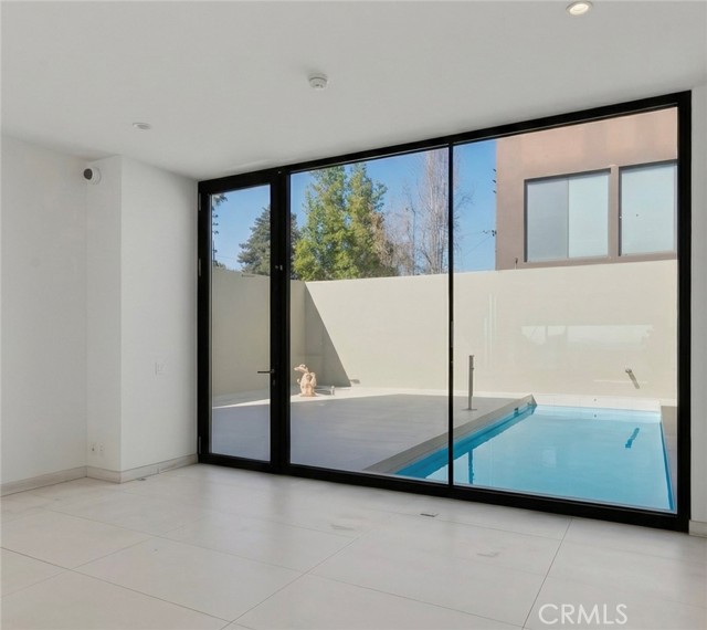 Detail Gallery Image 12 of 16 For 2767 E Ocean, Long Beach,  CA 90803 - 5 Beds | 4 Baths