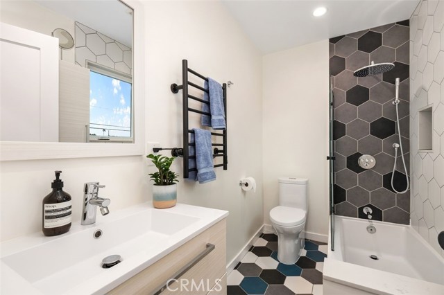 Image 14 of 26 For 21225 Kent Avenue