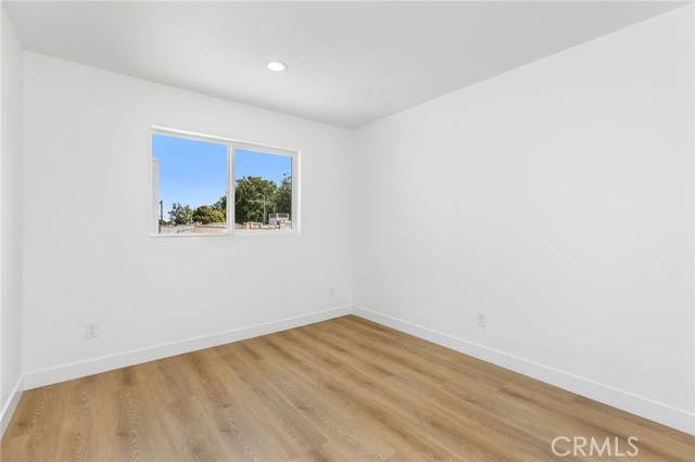 9613 S Hobart Boulevard, Los Angeles CA: https://media.crmls.org/medias/3240f722-480b-4fba-9d08-4c1715bccae4.jpg