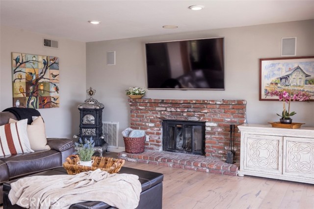 19332 Oakie Doakie, Trabuco Canyon CA: https://media.crmls.org/medias/32420b20-9f19-498f-a5a6-f77742220c7d.jpg