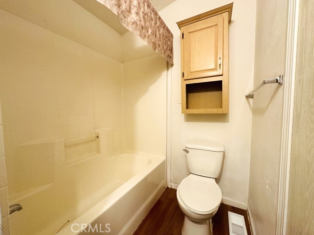7560 Woodman Place, 46 photo 6