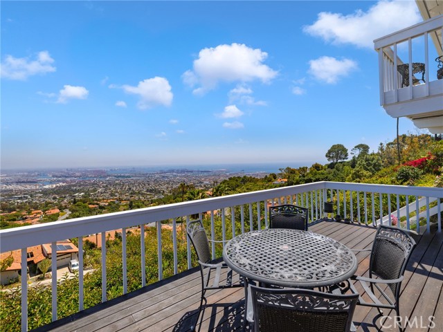 Detail Gallery Image 17 of 41 For 30040 Grandpoint Ln, Rancho Palos Verdes,  CA 90275 - 3 Beds | 3 Baths