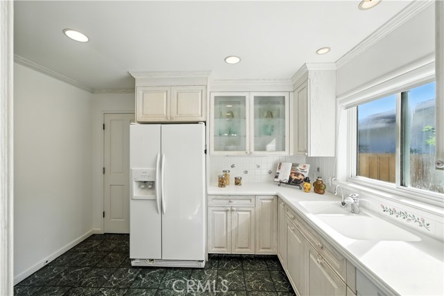 Detail Gallery Image 16 of 27 For 1319 Skyview Dr, Burlingame,  CA 94010 - 3 Beds | 2 Baths