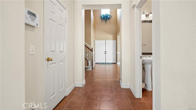 Image 20 of 65 For 13726 Kiwi Avenue