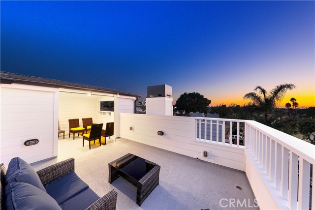 Detail Gallery Image 34 of 44 For 512 Jasmine Ave, Corona Del Mar,  CA 92625 - 3 Beds | 3/1 Baths