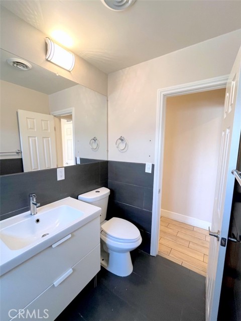 7811 Rhine Drive, Huntington Beach CA: https://media.crmls.org/medias/32444a61-1082-4f7d-8a61-927714b617f6.jpg
